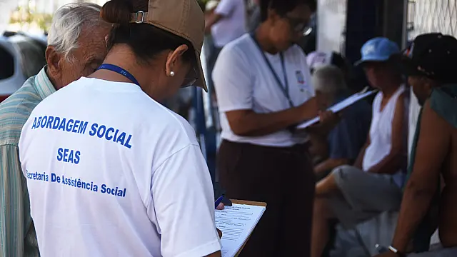 Equipes levam informação e cuidado a pessoas em vulnerabilidade